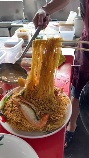 重力に逆らう麺