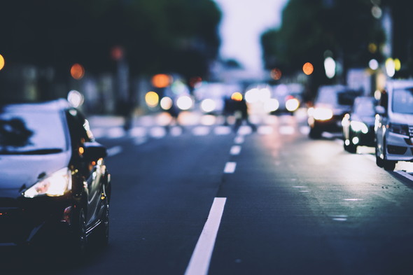 夜の道路の光景