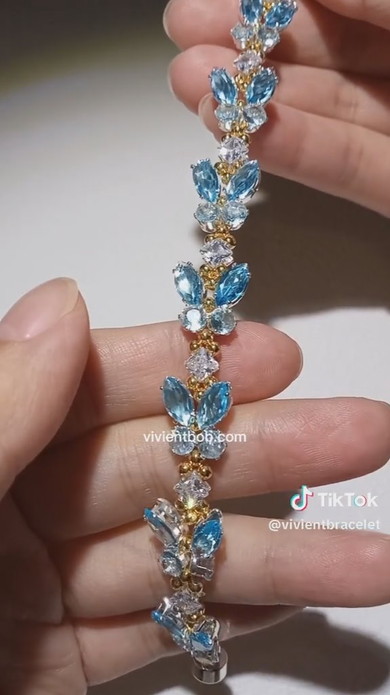 4種類のビーズでできたブレスレット