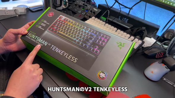 ゲーミングデバイスメーカー「Razer」のキーボードの外箱