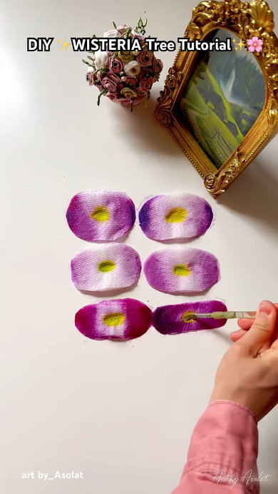 キッチンペーパーを藤の花にリメイク