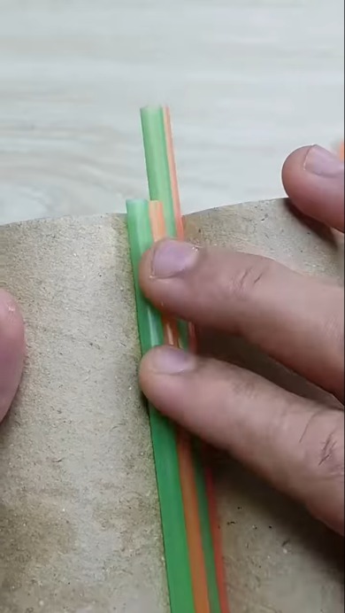 トイレットペーパーの芯とストローでリメイク