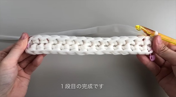 かぎ針編みで透け感フリルの大人かわいいバッグ