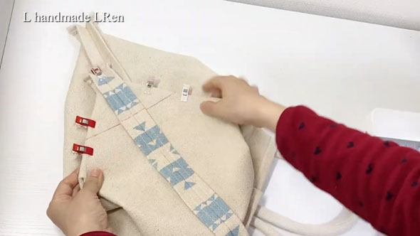 トートバッグ底を広げてマチを作り縫う