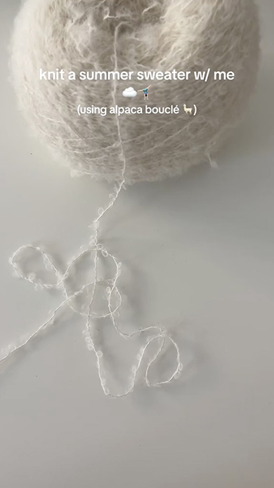 毛糸で編んだブークレニット