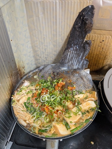 マンボウのヒレも使ったキムチ鍋