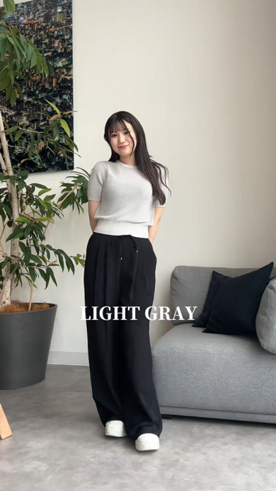 GU新作トップスのシアーラメセーター