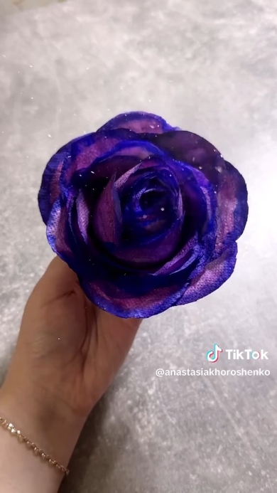 紙ナプキンで作る花