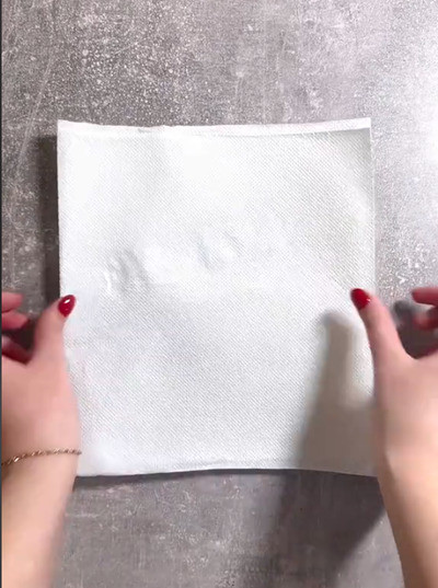 紙ナプキンで作る花