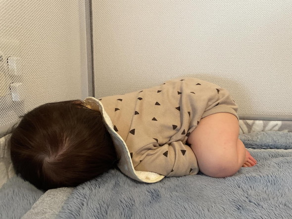 寝ている赤ちゃん
