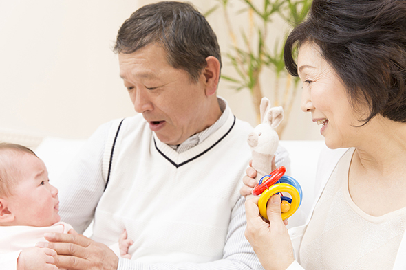 実家に赤ちゃんを預けたら……