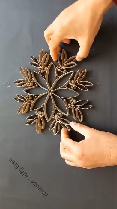 トイレットペーパーの芯でクリスマス飾り