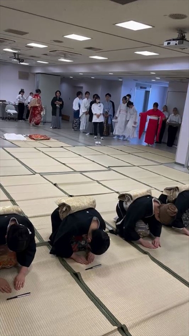 専門学校公式の着付けのステージパフォーマンスがすごい