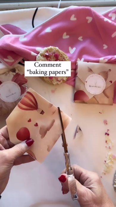 ベーキングシートを折って切る