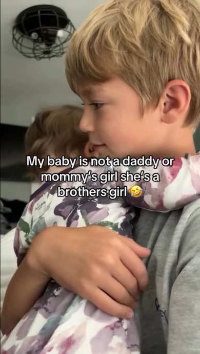 お兄ちゃんが大好きな赤ちゃん