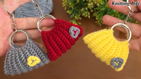 3色のミニバック型チャーム