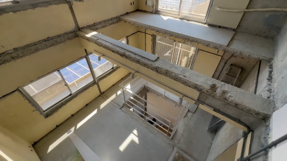 変わった 間取り 築古 物件 魔改造 天井 ぶち抜き 賃貸 DIY 内見