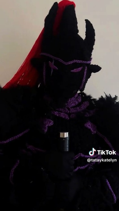 「私は何でも編める」と気付いた女性がアニメのとんでもないキャラをニットで再現