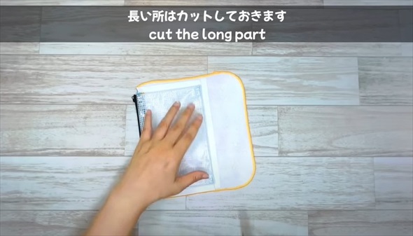 セリアのかわいいタオルハンカチで作る縫わないポーチ