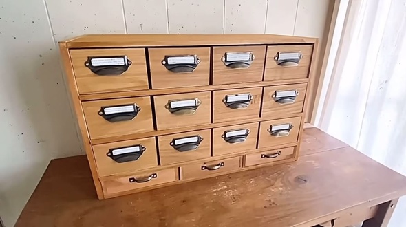 カットなしで大容量引き出しを100均DIY