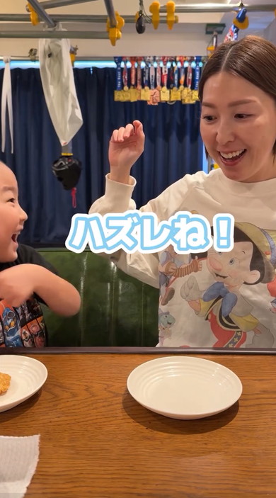 ママに優しい行動をとる息子