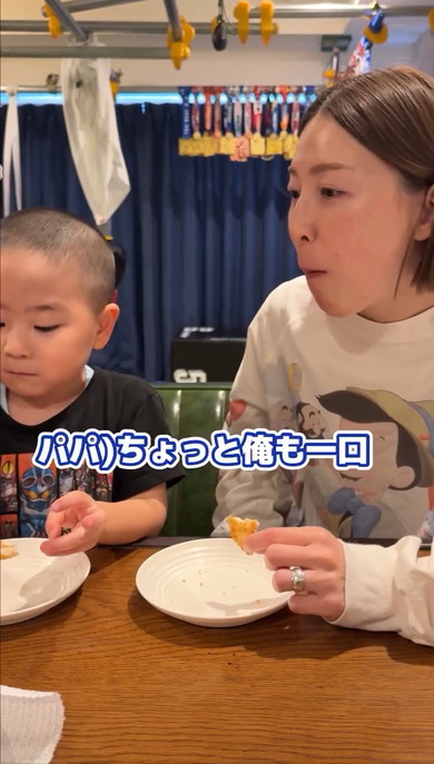 ママに優しい行動をとる息子