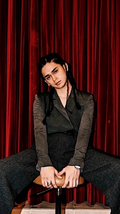 アフター椅子に座る