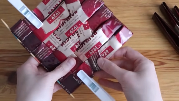 交互に差し込みます