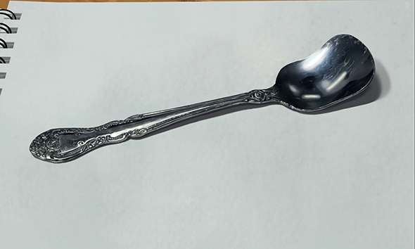 スプーンの絵かと思いきや