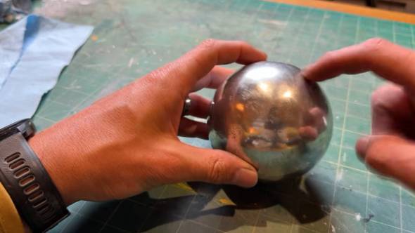アルミホイルのボールを作ろう
