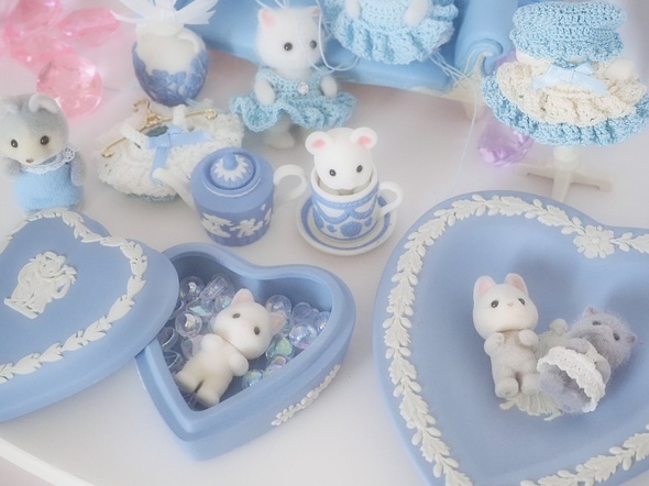 シルバニアファミリーをミャクミャク概念コーデ