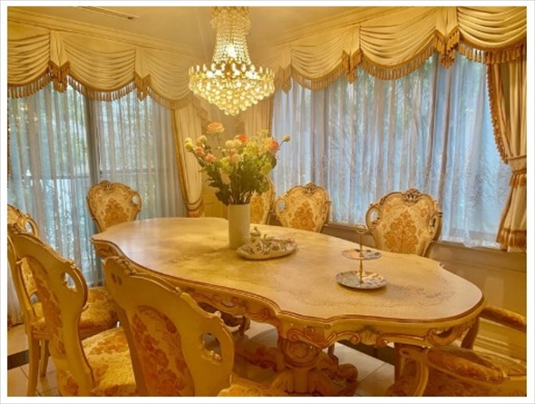 大豪邸に住むアグネス・チャン