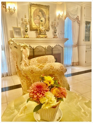 大豪邸に住むアグネス・チャン