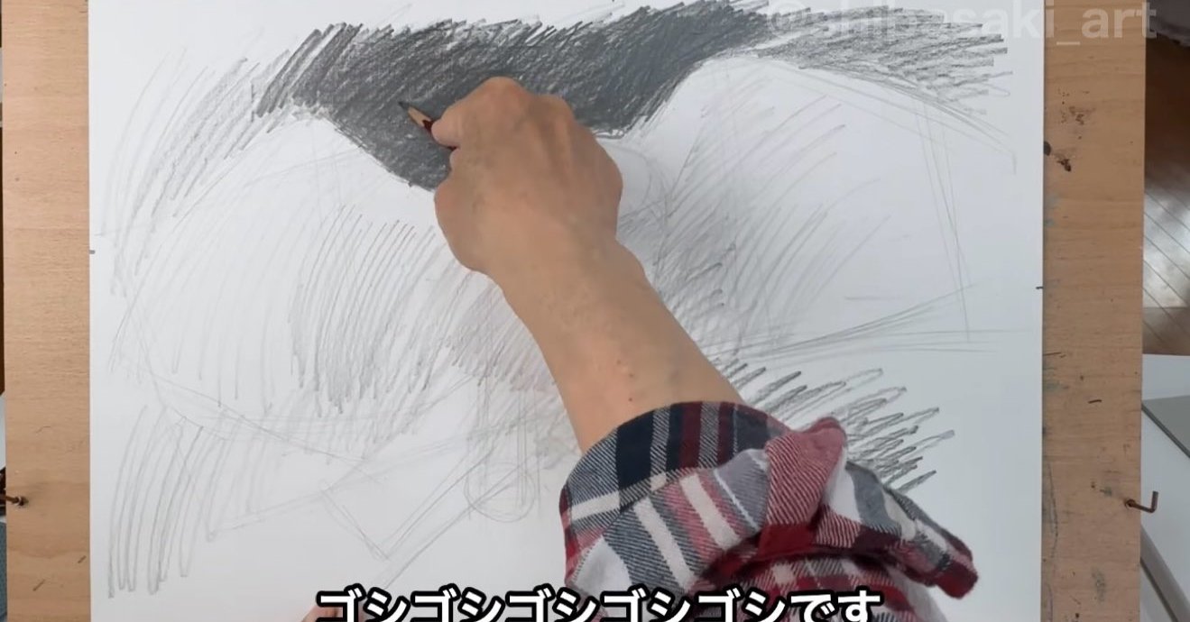 An old man.  鉛筆画 77歳のおじいちゃんプロ絵師、10B鉛筆で描いたら……「えええぇぇ