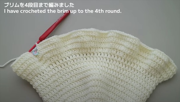 好きな毛糸で編めるフリフリのバケットハット