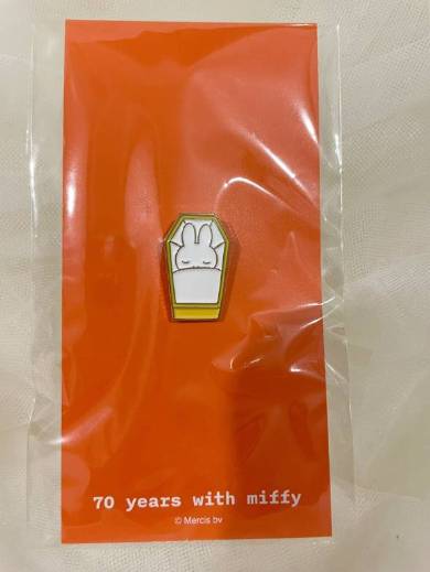 ミッフィー展で販売されているピンズ