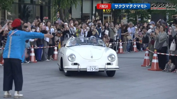 チャリティーイベント「GO!GO!ラリーin熊本」で夫婦共演した唐沢寿明と山口智子