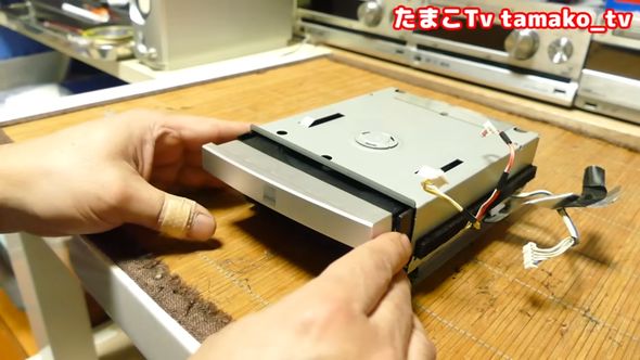 取り外したCDレコーダーユニット