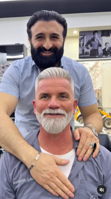 「20歳は若くなった」白髪の男性を本気でヘアカットしたら　ヘアカット開始