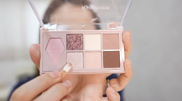 DAISOの新作コスメでフルメイクしたら……