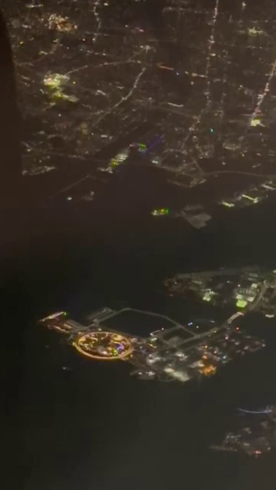 上空から撮影した万博の夜景