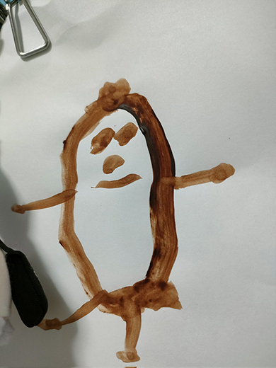 娘が描いた“お母さん”のキーホルダー