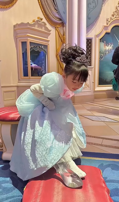 シンデレラに変身した女の子