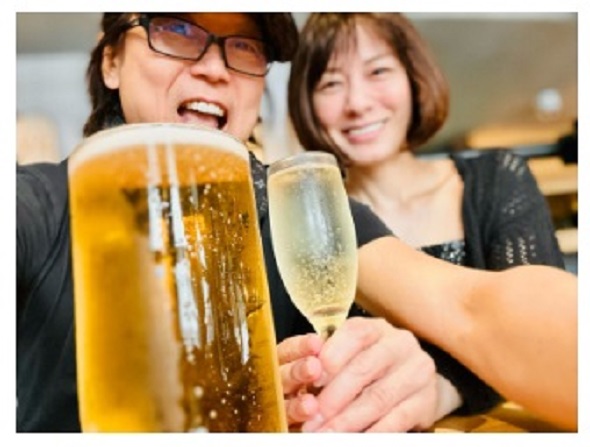 妻・出光加奈子とレアなデート風景のつんく♂