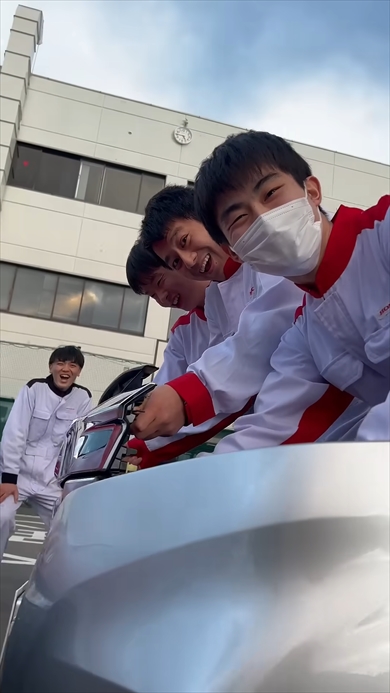 ホンダの自動車学校に通う生徒たちのYouTube動画