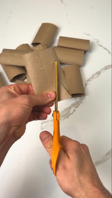 トイレットペーパーの芯で工作