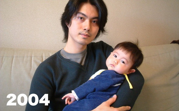 2004年に撮影した父と娘の写真