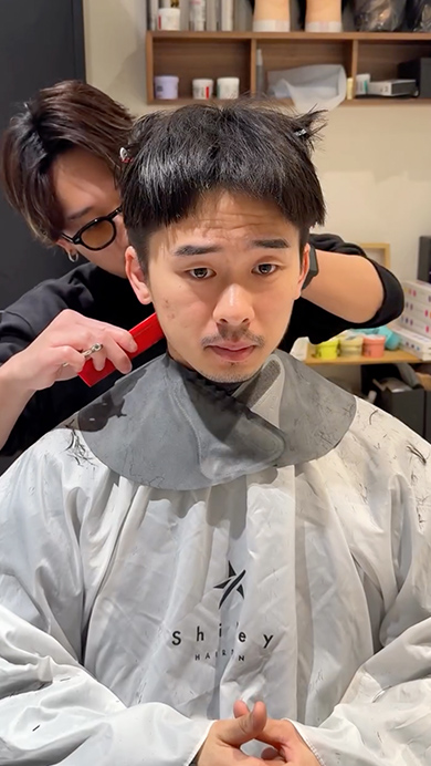 ロン毛の男性が思い切ってイメチェン