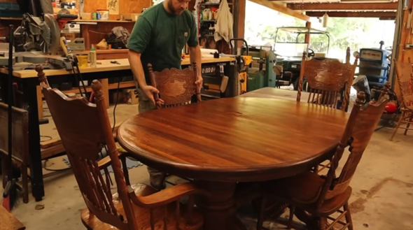 ゴミ同然の家具を修復