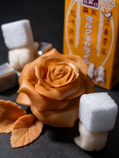 森永ミルクキャラメル5個で作ったバラの花がすごすぎる